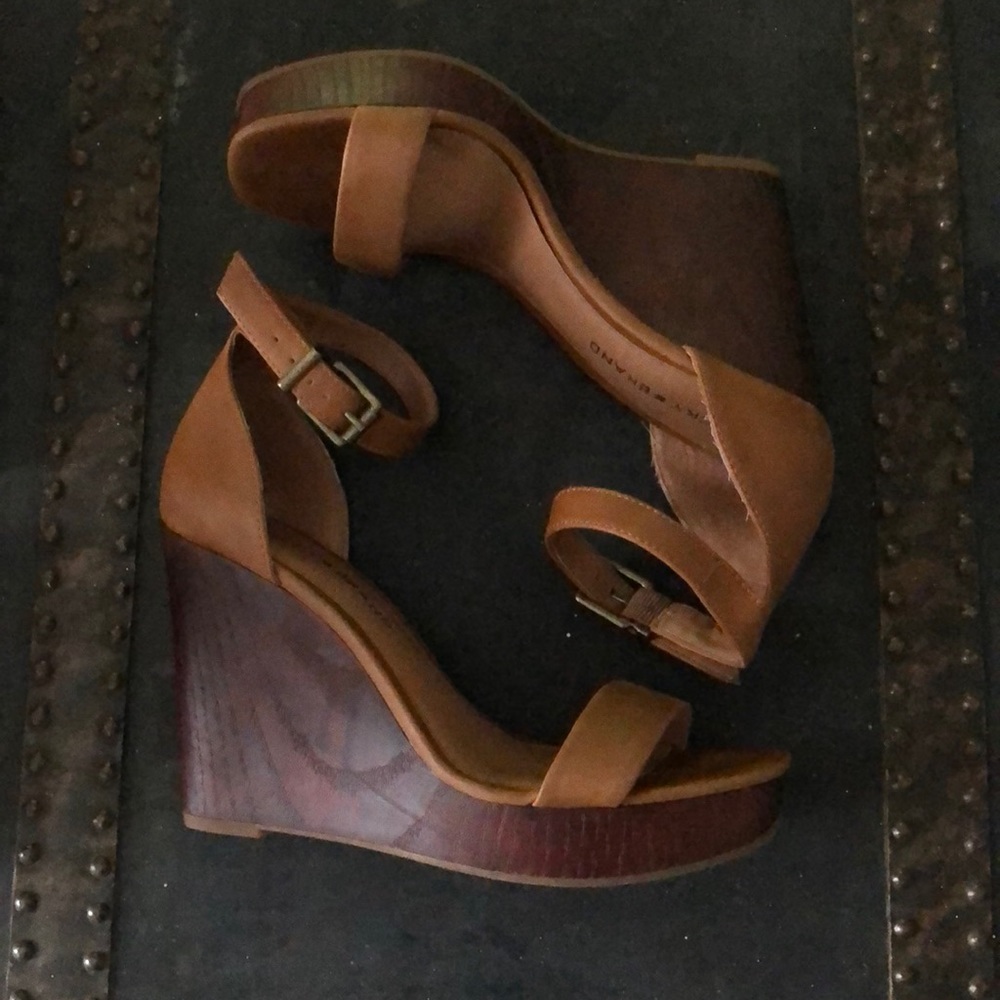 Size 8 Lucky Brand wedged sandals.